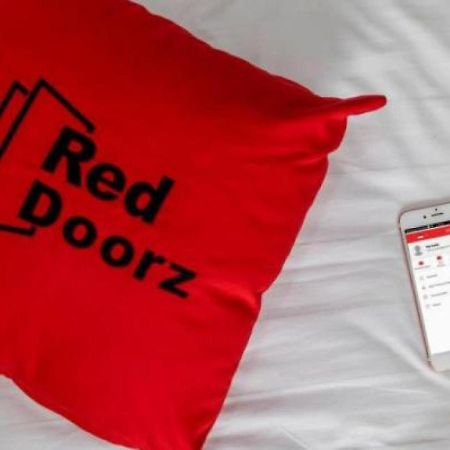Reddoorz Syariah Near Dbl Arena 2 Hotel Surabaya Exterior photo