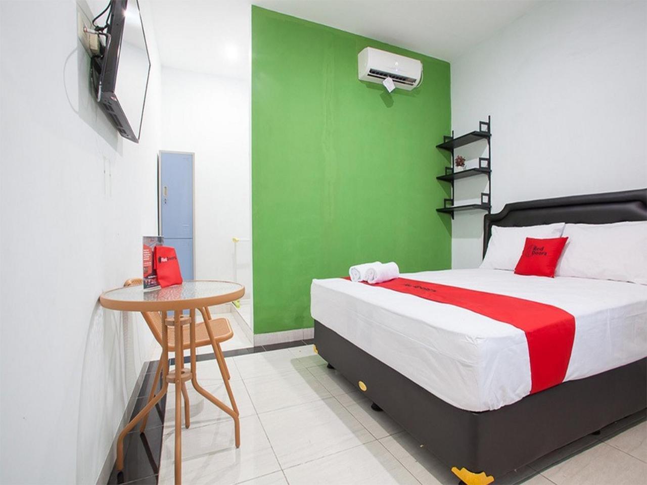 Reddoorz Syariah Near Dbl Arena 2 Hotel Surabaya Exterior photo