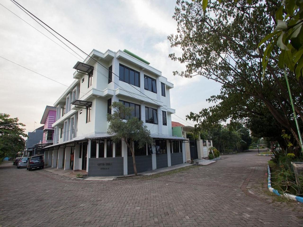 Reddoorz Syariah Near Dbl Arena 2 Hotel Surabaya Exterior photo