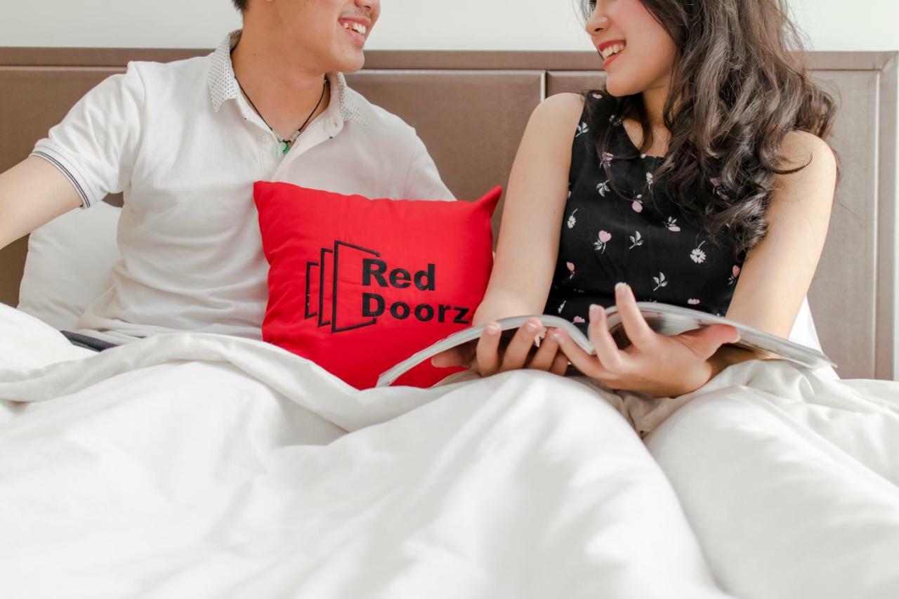 Reddoorz Syariah Near Dbl Arena 2 Hotel Surabaya Exterior photo